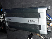 Установка усилителя Audison LRx 3.1k 3-channel в Volkswagen Touareg go 08